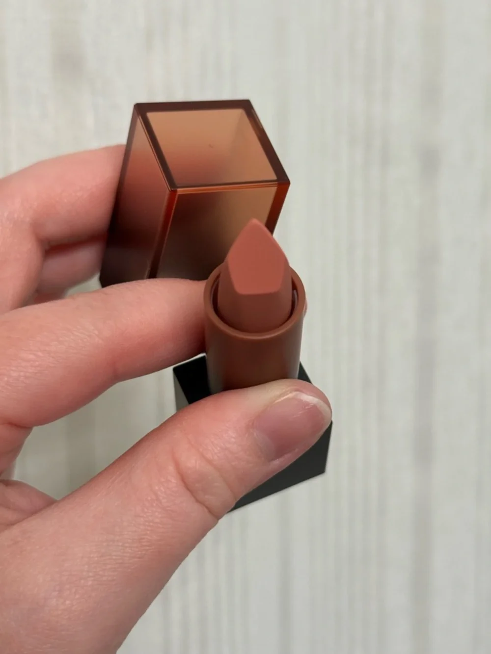 NIB💥 Huda Beauty Power Bullet Cream Glow Hydrating Lipstick in Honey Bun